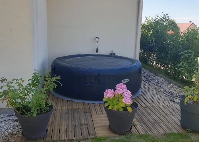 Dom wakacyjny Cosy Maison Honfleur 2 Parking Jardin Et Jacuzzi *